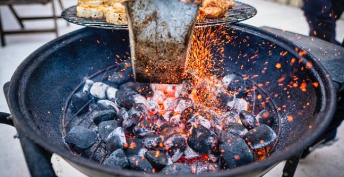 How long does a Charcoal Grill stay hot? – Grilling Safety Tips