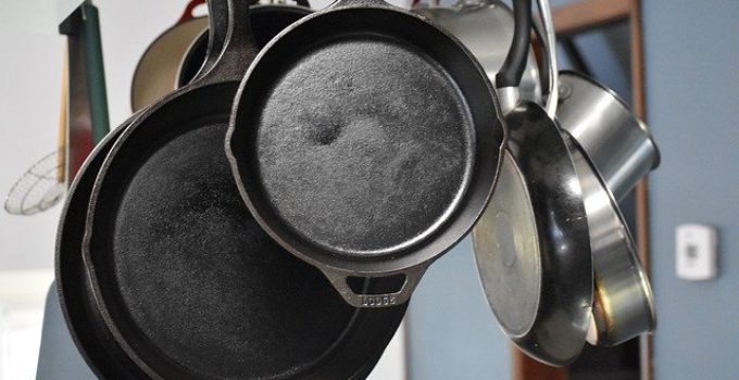 How to remove rust from cast iron? Simple Steps